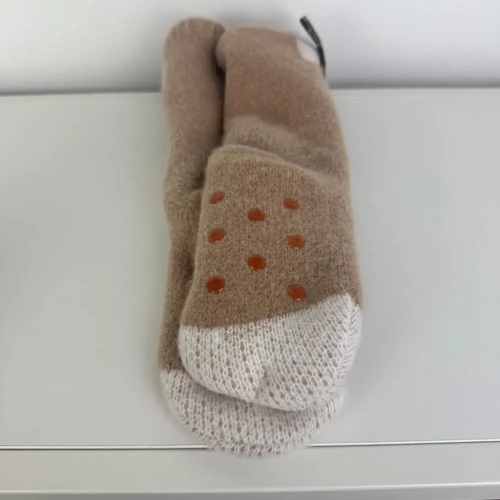 NWT Barnes & Noble Kids Reindeer Christmas Holiday Seasonal Brown Grip Socks